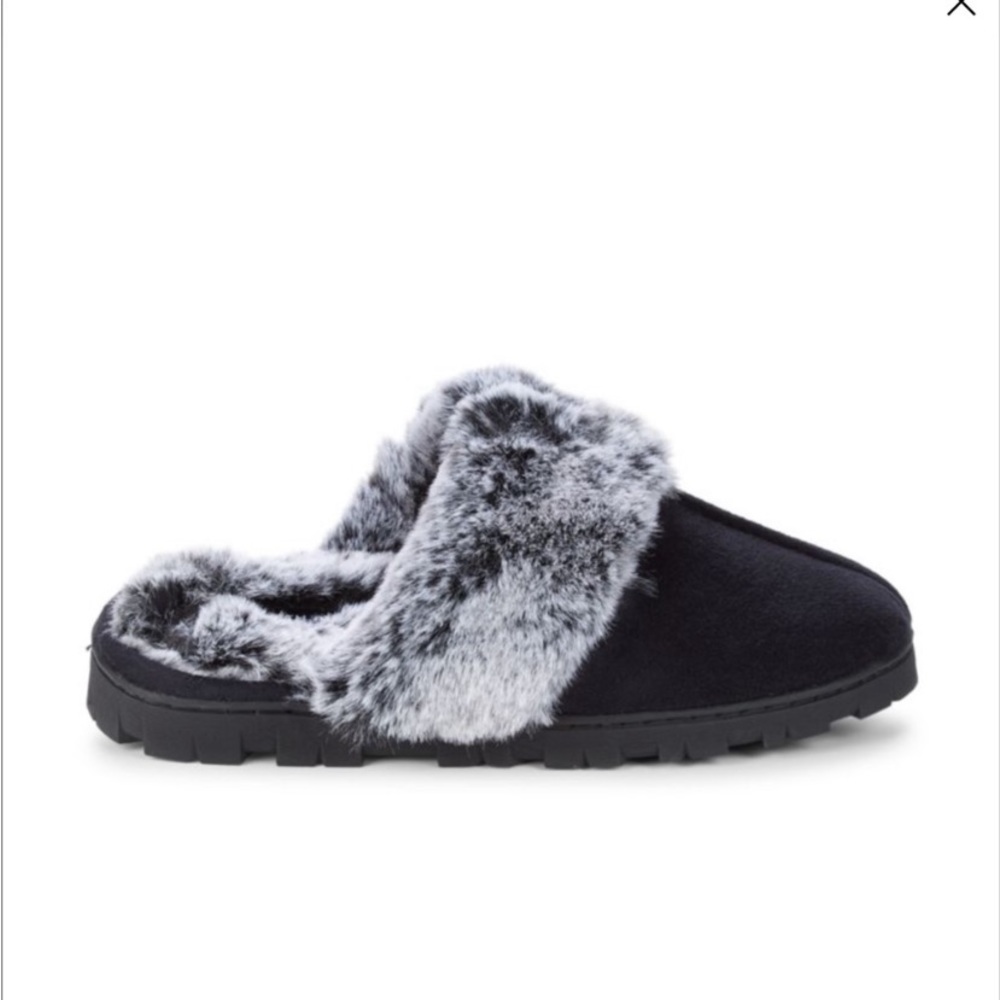 NIB “Saks Fifth Avenue” Nina Slippers. Faux Shearling Fur Slippers. Med.